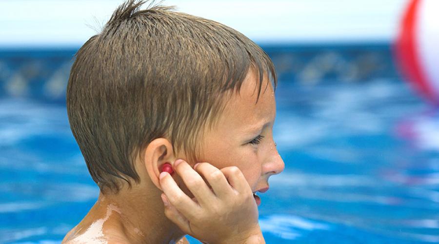 Что делать, если заложило ухо после купания в море. Что делать если заложило ухо после бассейна Заложенность уха после бассейна лечение
