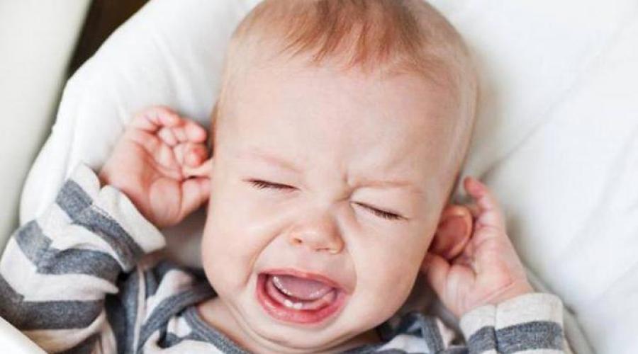 Зуд в ухе у младенца. Что делать, если ребенок чешет уши