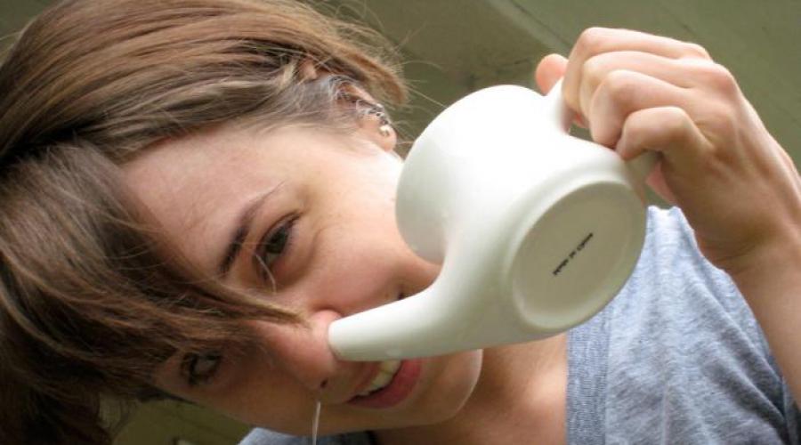 Как промывать нос соленой водой в домашних. Зачем нужно промывание носа при насморке и как его проводить? Чтобы промыть нос правильно нужно